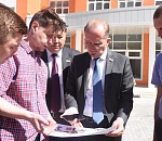 Городские депутаты выяснили, насколько безопасны строящиеся в Астрахани новые школы и детсады