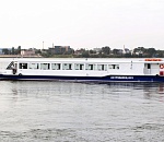  В Астрахань прибыл новый речной трамвайчик