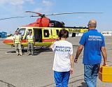 Вертолет санавиации доставил в больницу двух подростков, получивших критические травмы в ДТП под Астраханью