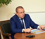 На выборах главы Черноярского района по предварительным данным побеждает Дмитрий Заплавнов