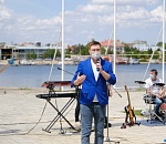 Астраханским врачам, находящимся на обсервации, устроили концерт