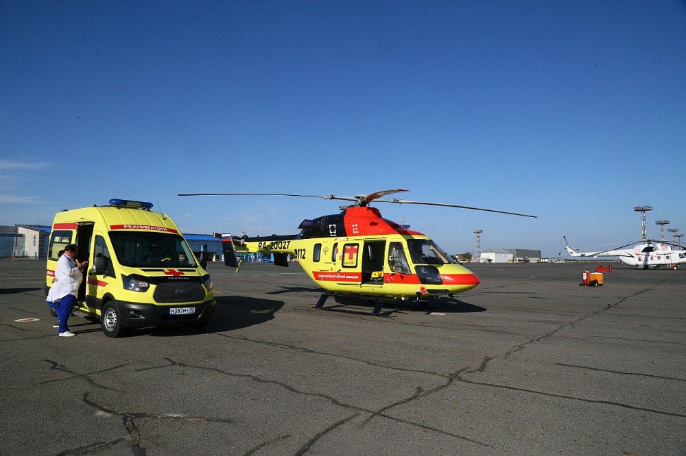 В Астрахани вертолет помог спасти четырехдневного младенца