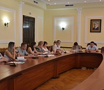 Молодежную политику в Астрахани обсудили на трехсторонней комиссии