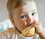 В астраханском детсаду для малышей пекут хлеб с зеленью, свеклой и морковкой