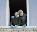 Астраханцы, старше 65 лет, продолжают самоизолироваться