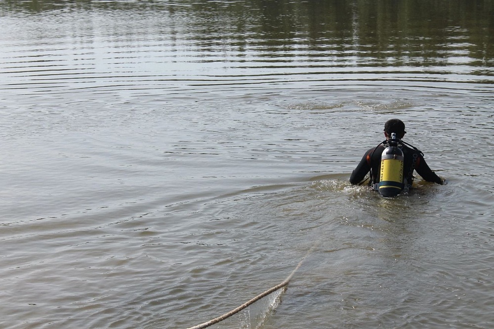 Водолазы нашли тело астраханца, утонувшего несколько дней назад у Нового моста﻿ ﻿