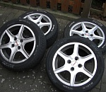 Ночью в Астрахани под носом сторожа штрафстоянки вынесли колеса автомобилей