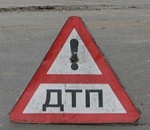 В Астрахани столкнулись такси и скутер