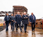 Президент ЛУКОЙЛа осмотрел ход строительства в Астрахани морских сооружений для месторождения Грайфера