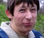 Астраханец нашел на берегу реки четырех замороженных осетров