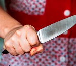 Астраханка пыталась зарезать сожителя из-за ревности