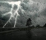 Гроза, дождь, сильный ветер: астраханцев ждёт непогода