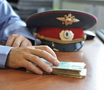 Небольшая взятка обернулась для астраханского полицейского конским штрафом