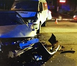 В центре Астрахани маршрутка столкнулась с "Ладой", есть пострадавший