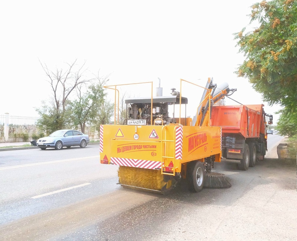 Улицы Астрахани начнут убирать быстрее и чище