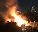 В Ленинском районе Астрахани пламя уничтожило дом