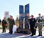 В Астрахани открыли памятник бойцам спецназа и разведки 