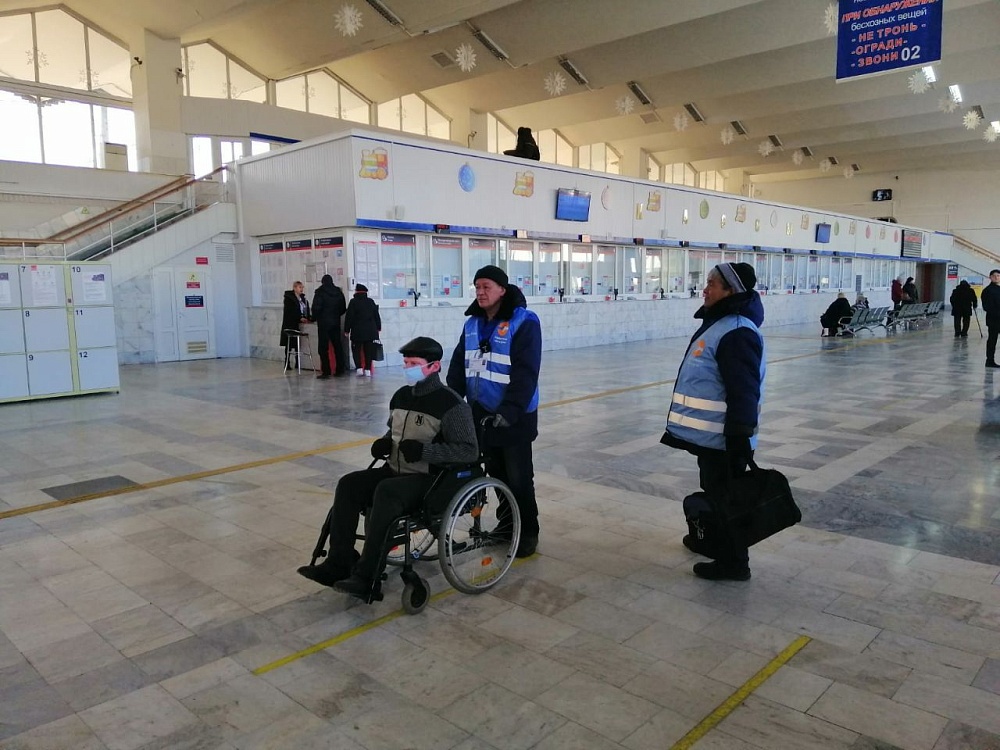 Услугами сопровождения на вокзалах Астраханского региона ПривЖД с начала 2022 года воспользовались около 1,5 тыс. маломобильных граждан 