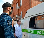 Астраханец проигнорировал приставов и загремел в спецприемник