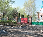 В Астрахани ремонтируют дорогу к храму 