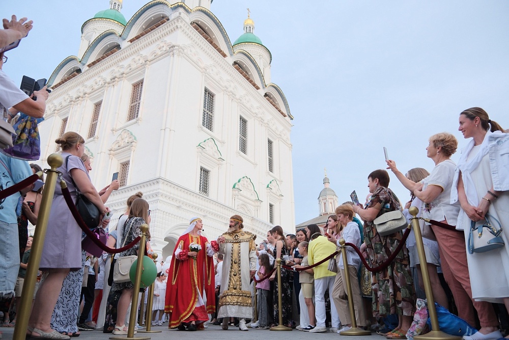 День семьи, любви и верности отметили в Астраханском кремле