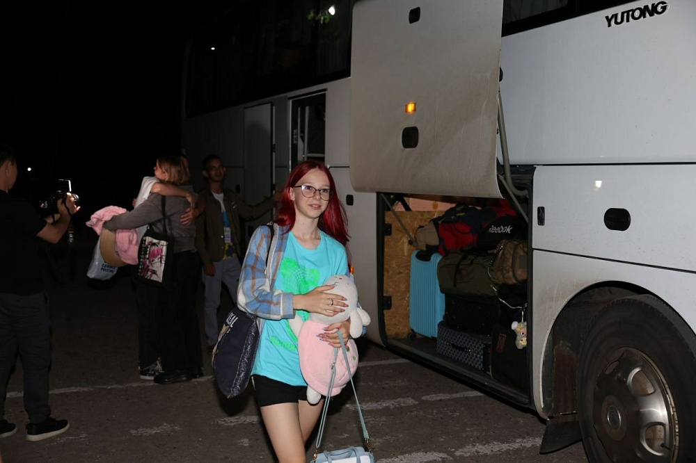 Дети из ЛНР вновь приехали в Астраханскую область на летний отдых