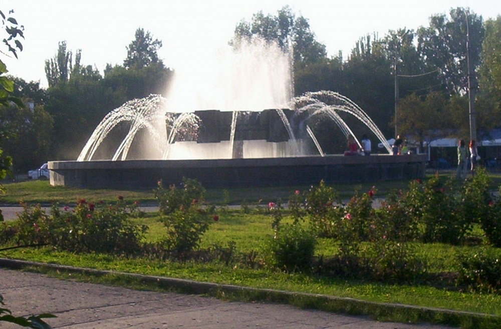 Художник Борис Медведев: Астраханский фонтан «Юбилейный» как символ советского прошлого