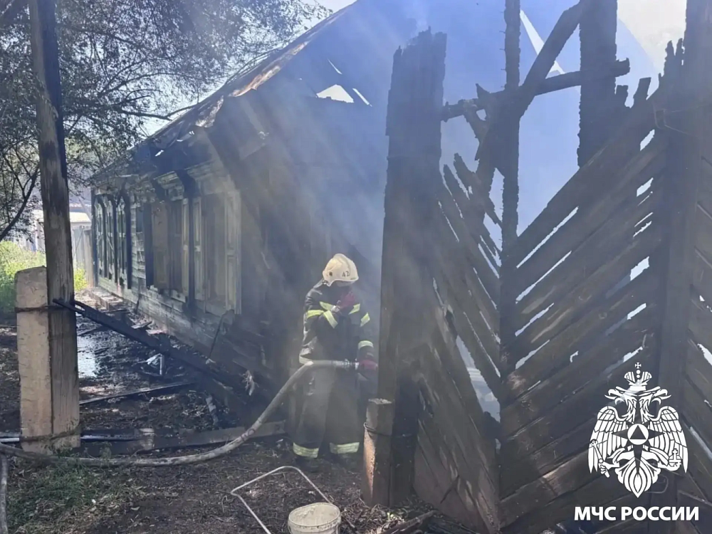 В Астрахани второй день подряд вспыхивают крупные пожары