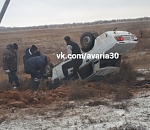 В Астраханской области машина встала на крышу