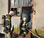 Справились с огнем: кадры тушения мощного пожара под Астраханью