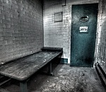 В работе астраханской колонии нашли нарушения: бланки платные, а свидания несостоявшиеся