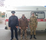 В Астрахани мужчина упал на дорогу и начал задыхаться