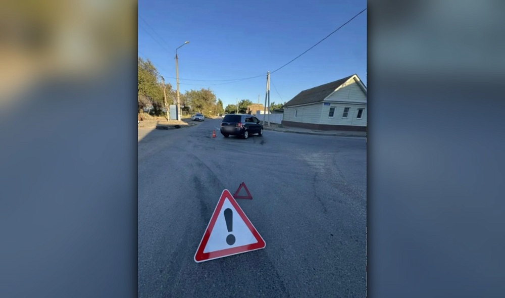 В Астрахани авария при выезде со двора закончилась массовой госпитализацией