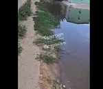 В Астрахани течет и разливается «ничья» канализация