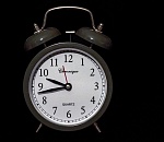 Путин подписал закон о переводе часов в Астраханской области