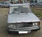 В центре Астрахани машина сбила четырех человек, стоящих на остановке