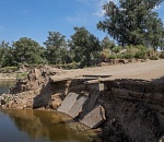 ЧП под Астраханью: обрушился берег Волги