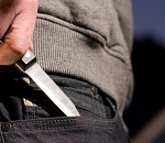 Астраханку чуть не зарезали на глазах у маленького ребенка