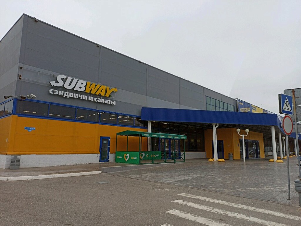 В Астрахани двое подростков организовали гоп-стоп у гипермаркета 