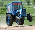 Китаец мечтал стать астраханским трактористом, но власти отправили его на родину