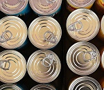 На астраханской почте задержали рыбные и мясные консервы из Туниса