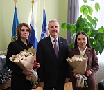 Мировым судьям вручили удостоверения в Думе Астраханской области