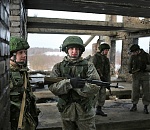 На Каспии морских пехотинцев одели в инновационные бушлаты