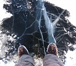 В Астраханской области мужчина провалился под лед и утонул