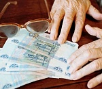 70-летний астраханец хотел повысить потенцию, но попал на деньги