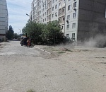 Астраханцы сообщают о дорожниках, которые испортили их машины