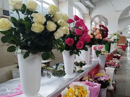 Астраханские эксперты рассказали, как не ошибиться при покупке цветов