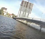 Кадры спасения женщины астраханскими полицейскими