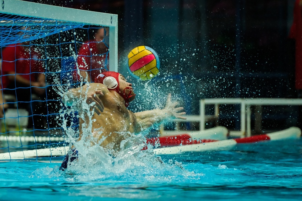 Астраханские ватерполисты Суперлиги уступили казанским соперникам