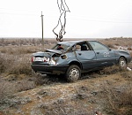 Под Астраханью почти одновременно опрокинулось две иномарки